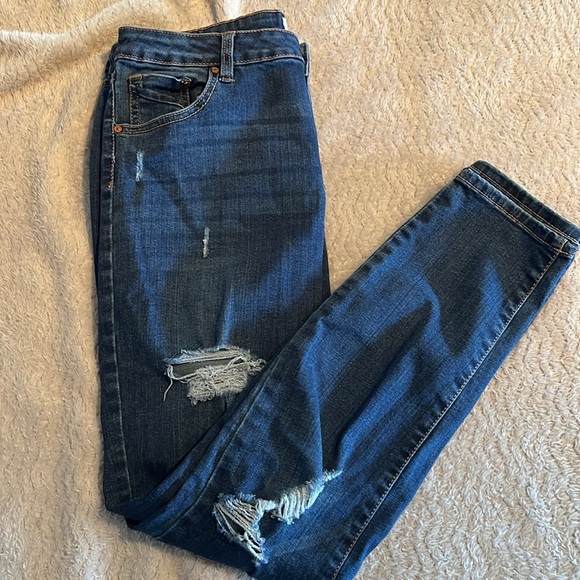 Ardene Regular Rise Distressed Jeggings, Size 13. - Picture 4 of 4